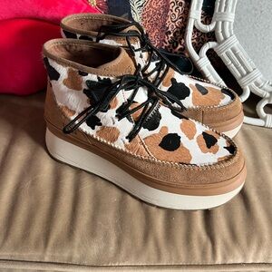 UGG MARIN BOOTIE COW PRINT SUEDE CHESTNUT